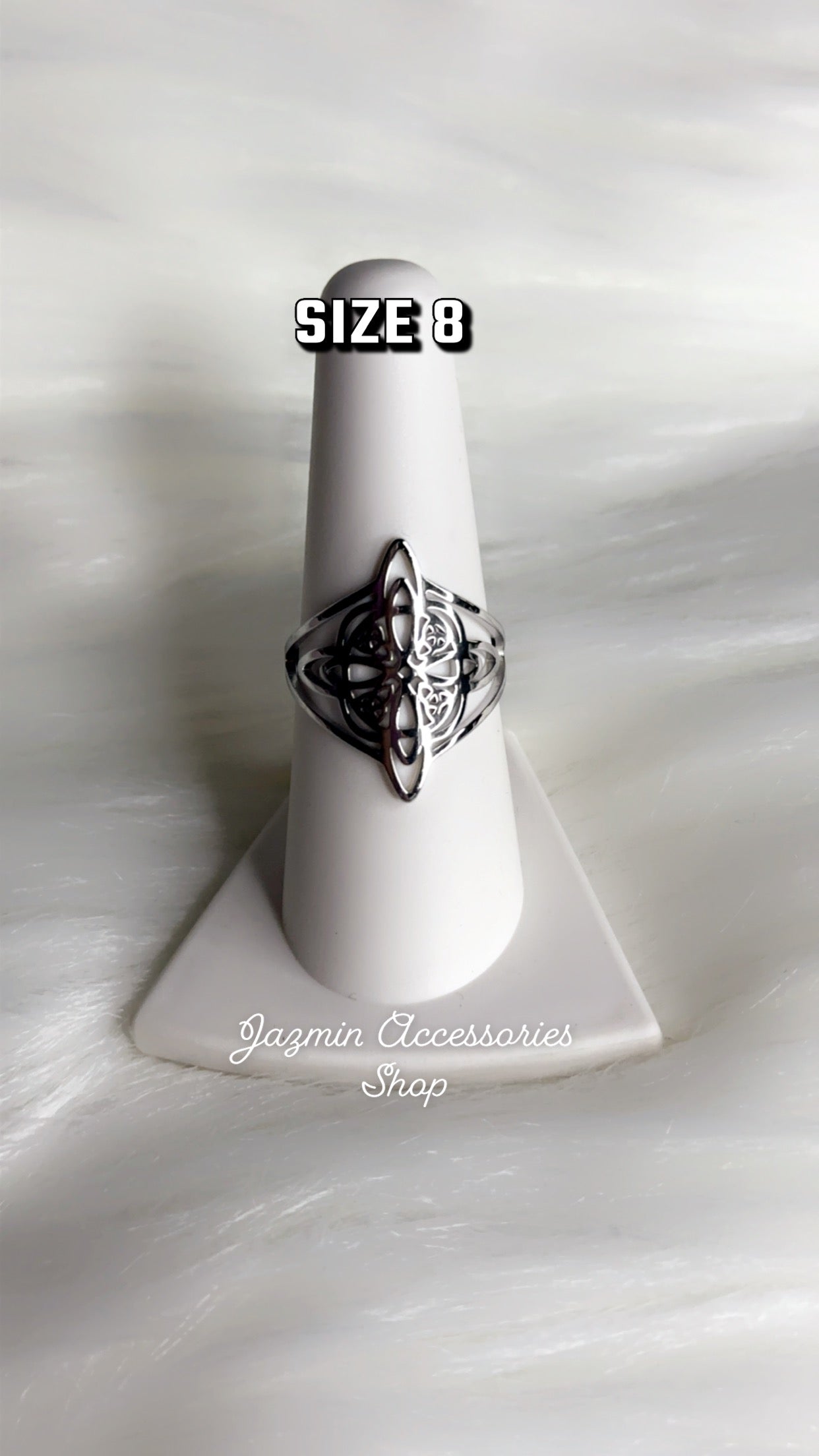 Witch knot size 8 ring